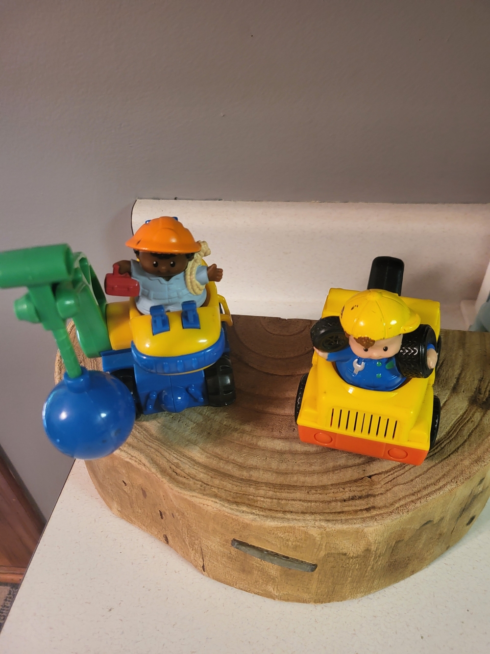 Fisher-Price Little People Noise Making Trucks With People